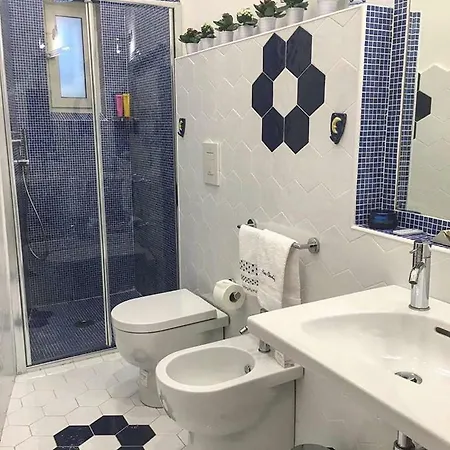 B&B Resta Cu Mme Napels Buitenkant foto
