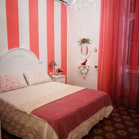 B&B Resta Cu Mme Napels Buitenkant foto